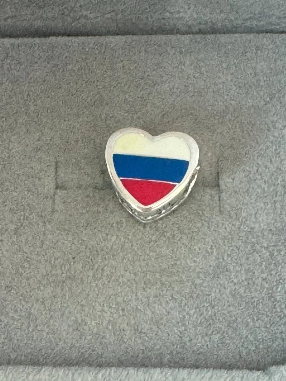 Pandora Russia Flag Exclusive Charm Bead - Picture 1 of 3